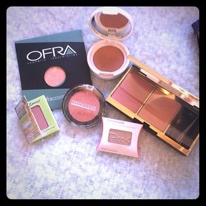 Makeup bundle of blushes